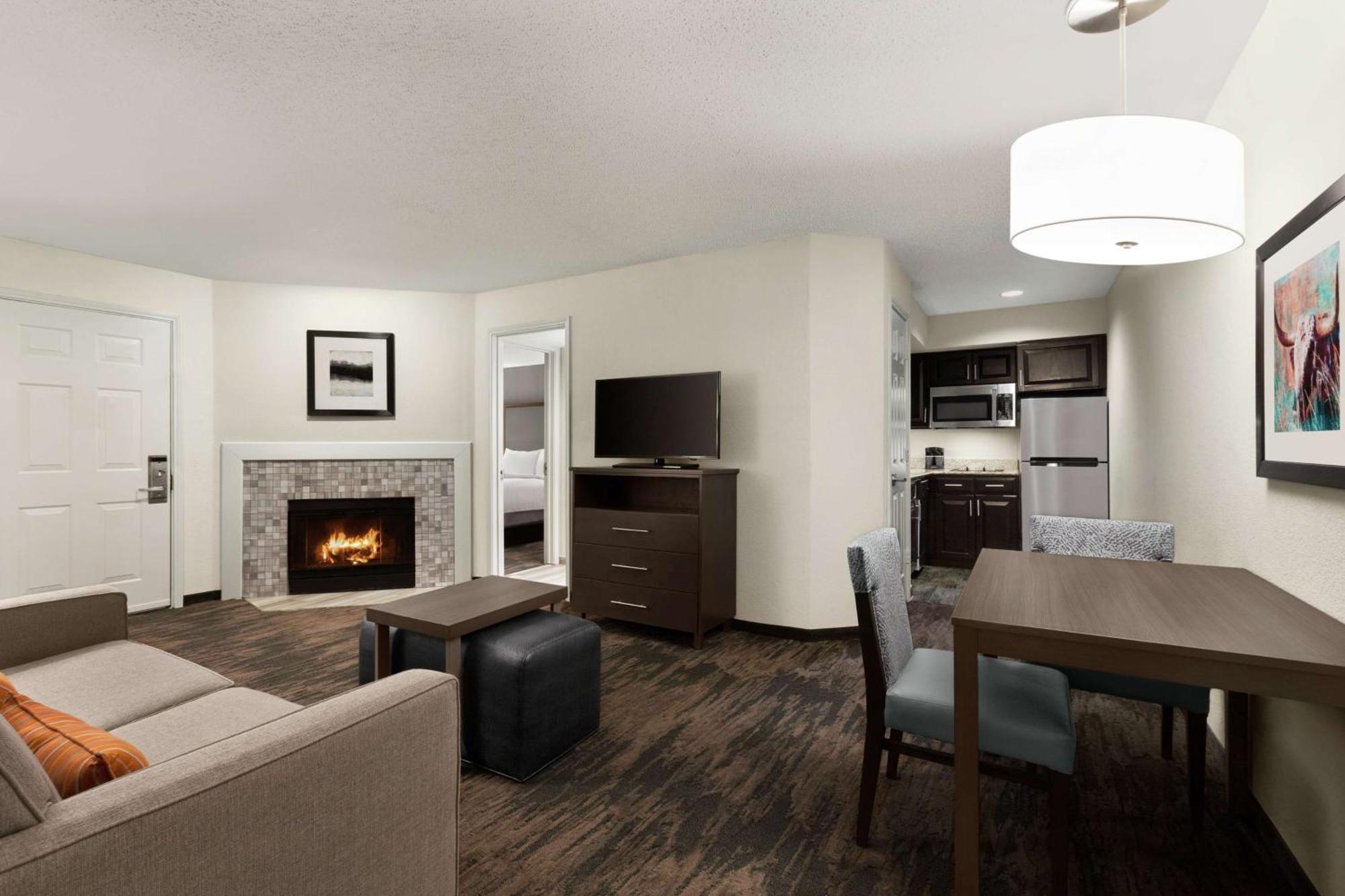 Addison Suites Extérieur photo