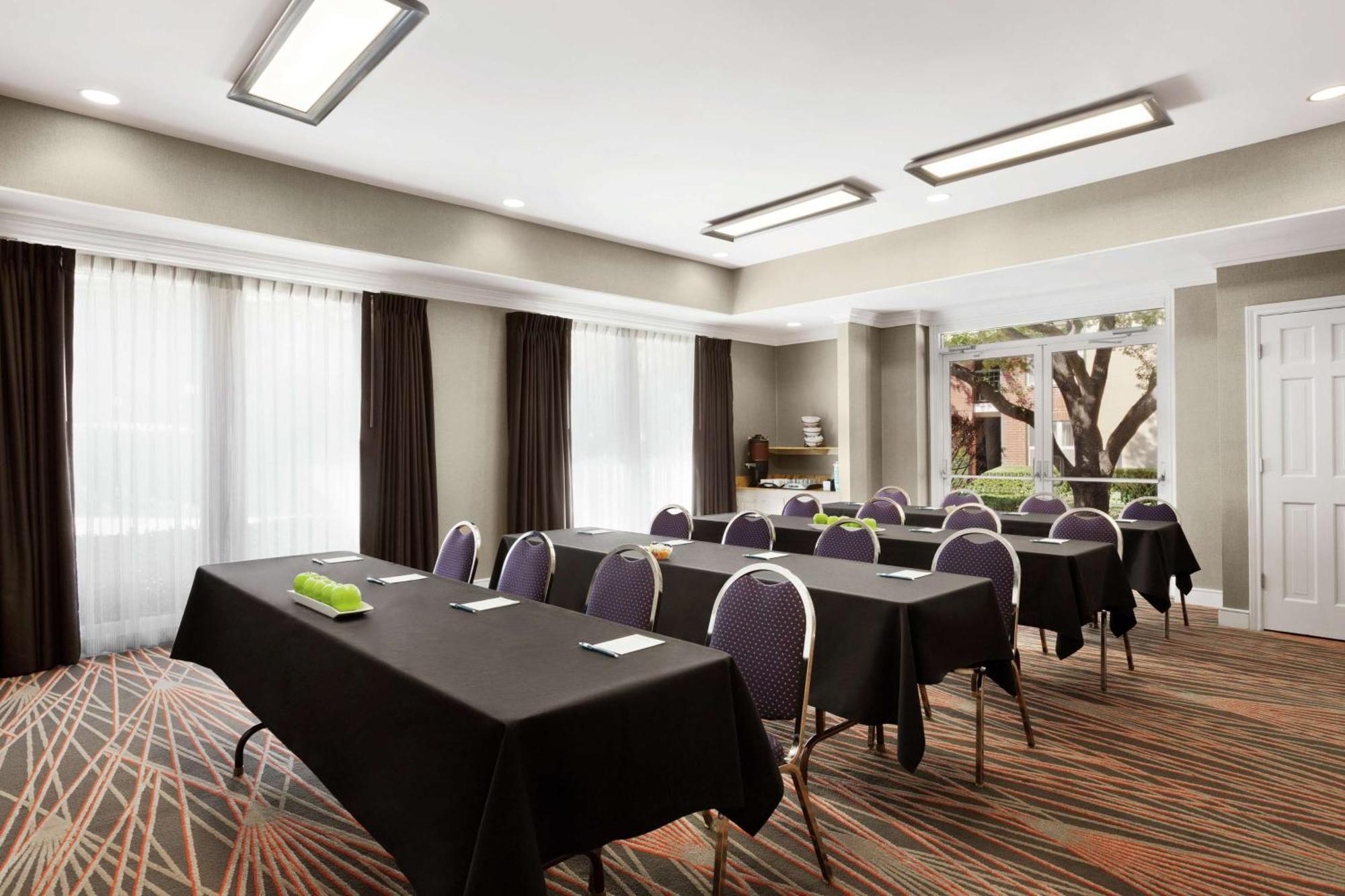 Addison Suites Extérieur photo